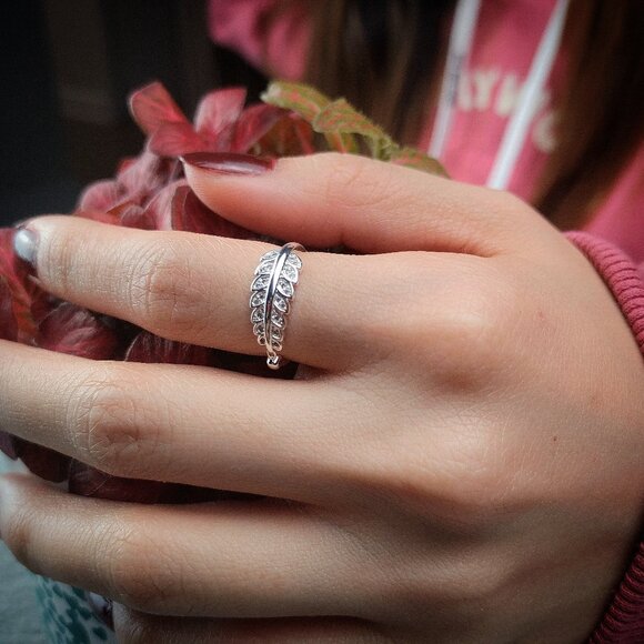 Zen Leaf Ring - Picture 3 of 5